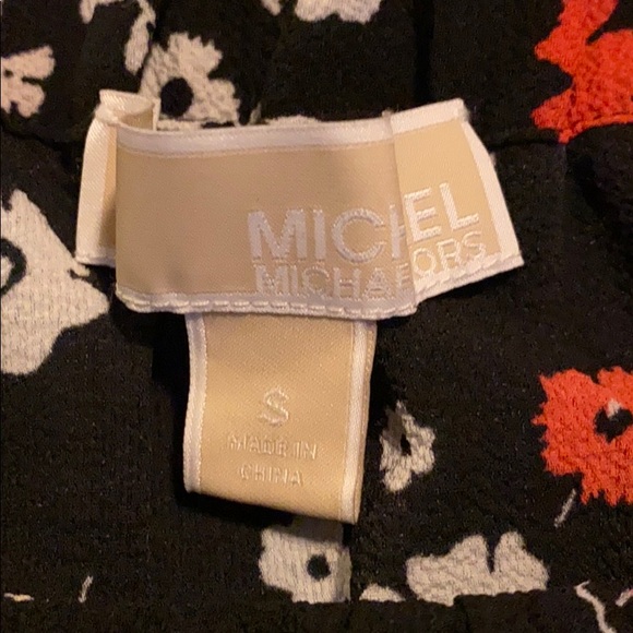 Michael Kors Off The Shoulders Blouse 
Size Small - Picture 5 of 6